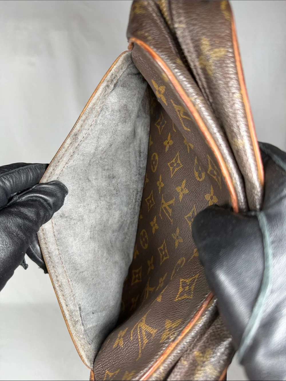 Authentic Louis Vuitton Trocadero 27 Monogram Crossbody Bag